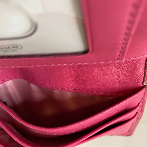 Small Pink Wallelt/ID Holder from Coach - Picture 6 of 11